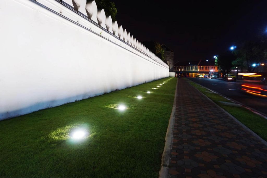 Грунтовые фонари для освещения