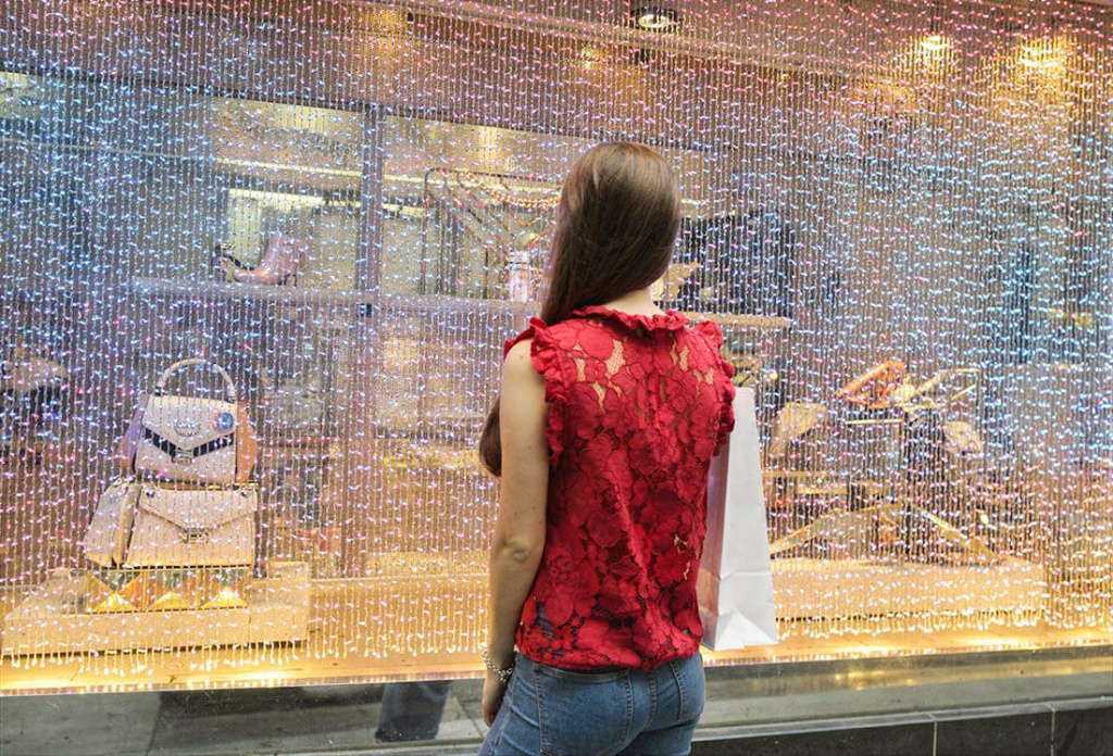 Светодиодный занавес для оформления витрины