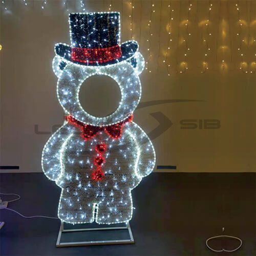 Светодиодная фигура «Мишка с красным шарфом» LS на металлическом каркасе высота 1,8 м