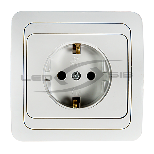 Розетка 1ая с з/к CLASSICO белая 2028